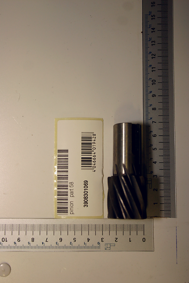 Scheppach-Zahnradteil (Teil 58) mit Beschriftung und Barcode