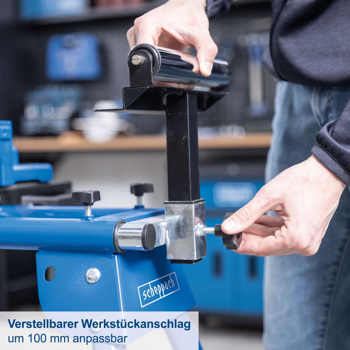 Verstellbarer Werkstückanschlag um 100 mm anpassbar. Ideal für präzise Arbeiten an Werkstücken.