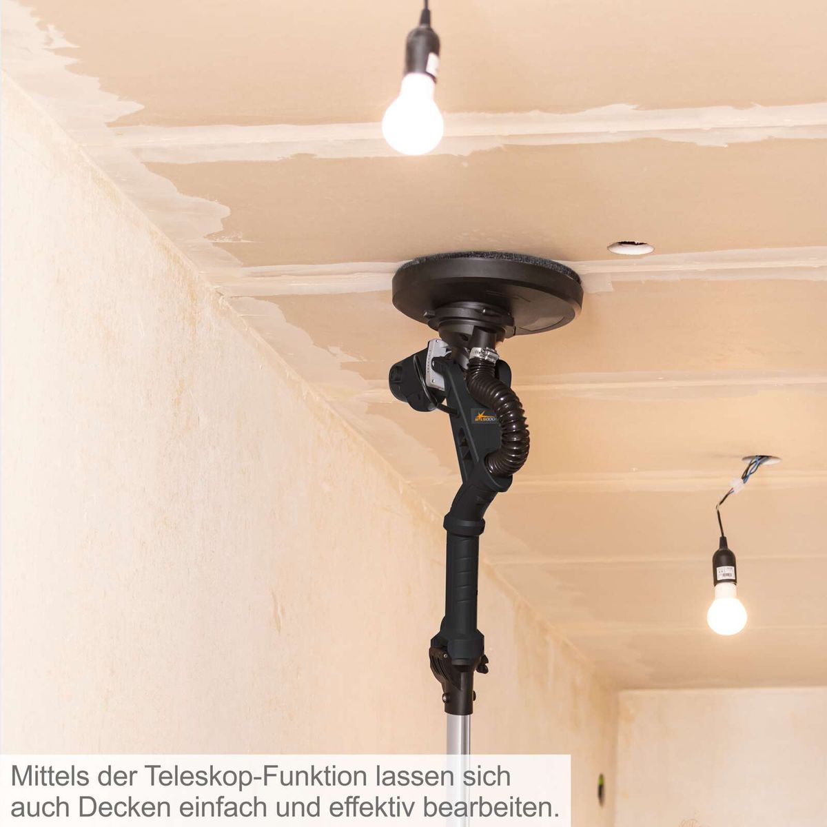 Der Teleskop-Wand- und Deckenschleifer DWS10 Woodster ermöglicht einfache und effektive Bearbeitung von Decken dank Teleskop-Funktion.