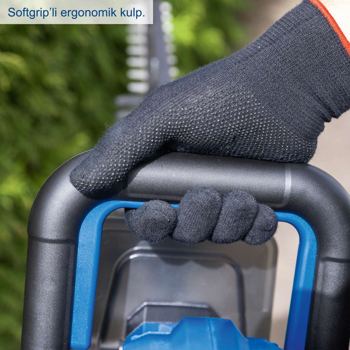 Die Akku Heckenschere BC-HT720-X von Scheppach verfügt über einen ergonomischen Softgrip für komfortables Arbeiten.