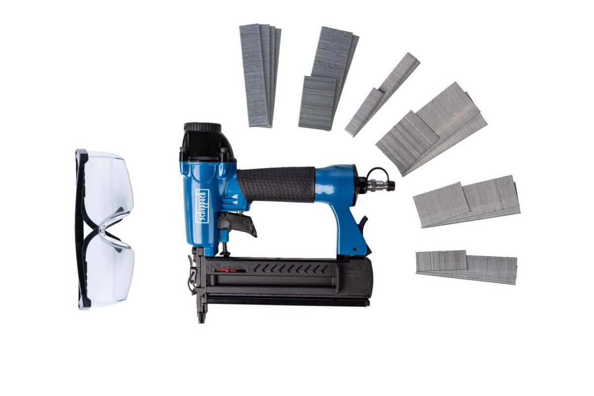Scheppach-Druckluftnagler mit Zubehörset: Nagelhalterungen und -spulen