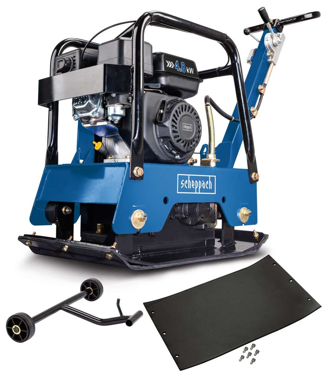 Rüttelplatte HP2500S von Scheppach mit Zubehör wie Gummimatte und Fahrvorrichtung. Die Maschine ist von der Seite zu sehen.