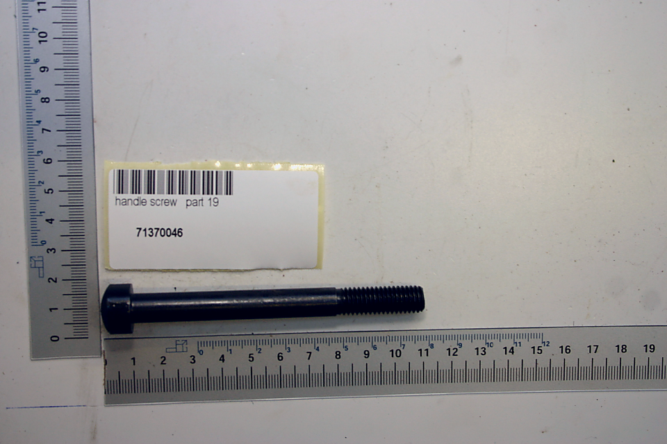 Scheppach-Handgriffschraube (Teil 19) mit Beschriftung und Barcode