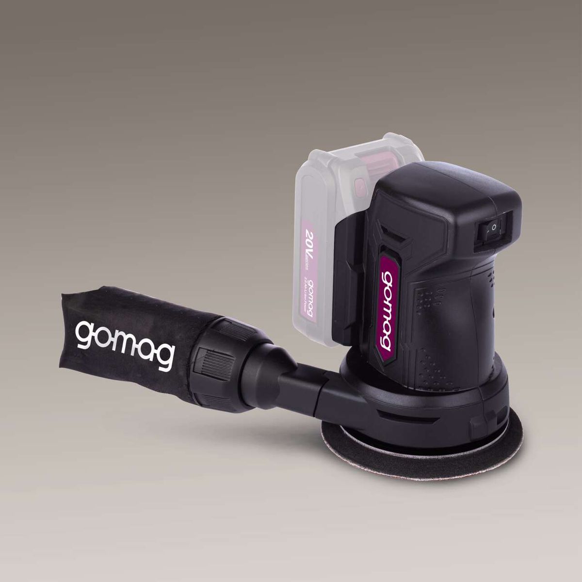 Der Akku-Exzenterschleifer GO-EXS125 gomag verfügt über einen 20V Akku und ein ergonomisches Design für komfortables Arbeiten. Die Markierung 'gomag' ist deutlich sichtbar.