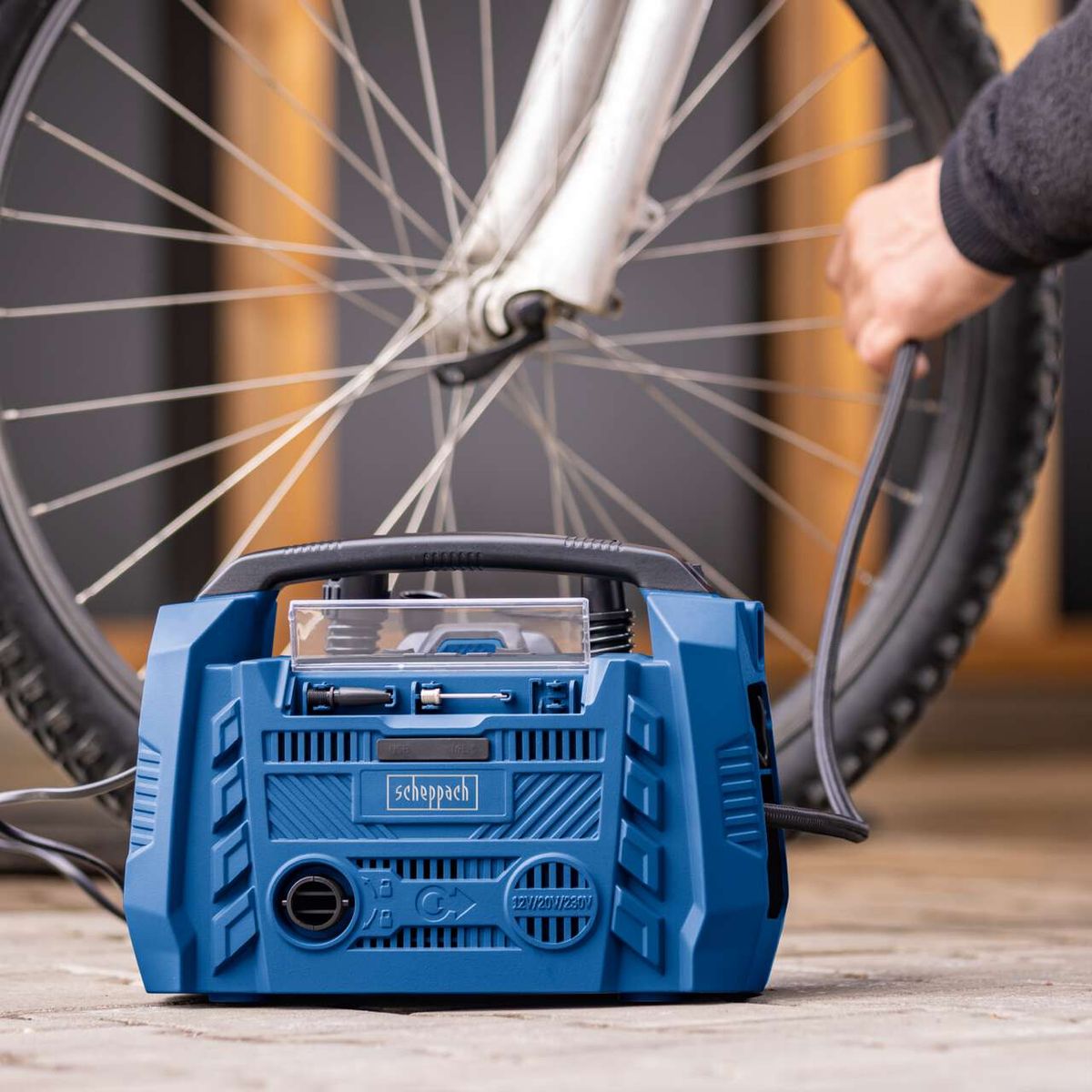 Scheppach Hybrid-Kompressor mit integriertem Tank und Werkzeugaufnahme für DIY-Anwendungen