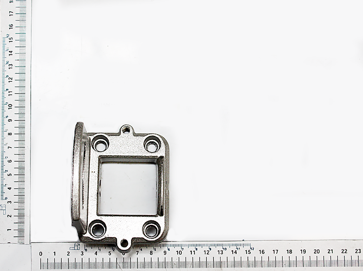 Scheppach-Schwenkkonsole-Bauteil mit Montageöffnungen und Aussparung
