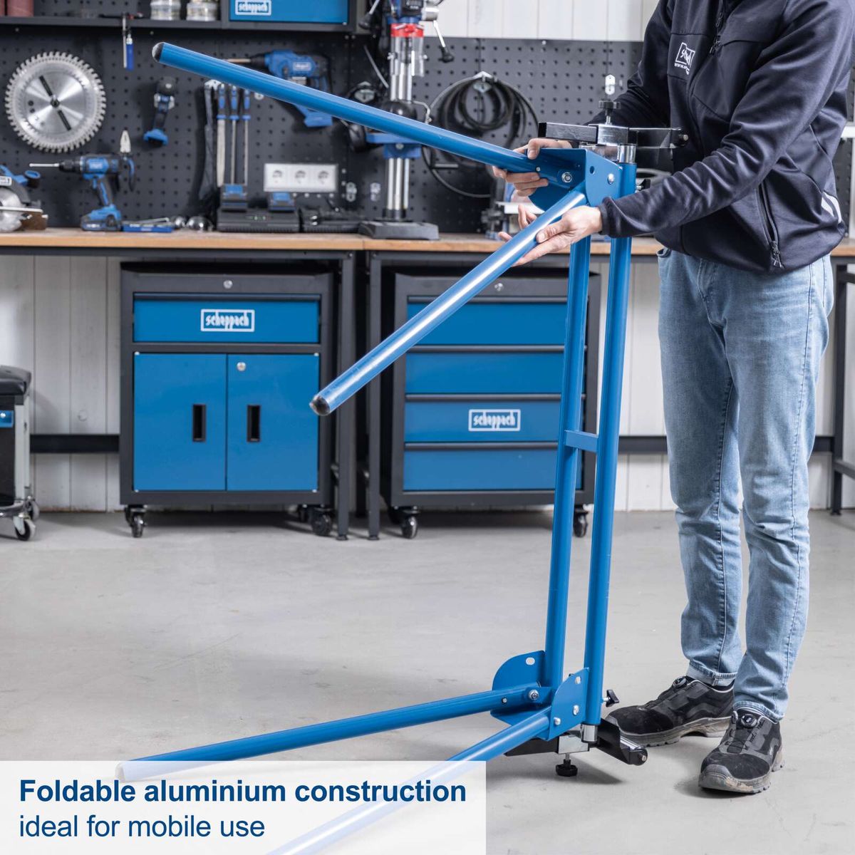 The UMF1600 stand by Scheppach features a foldable aluminium construction, ideal for mobile use.