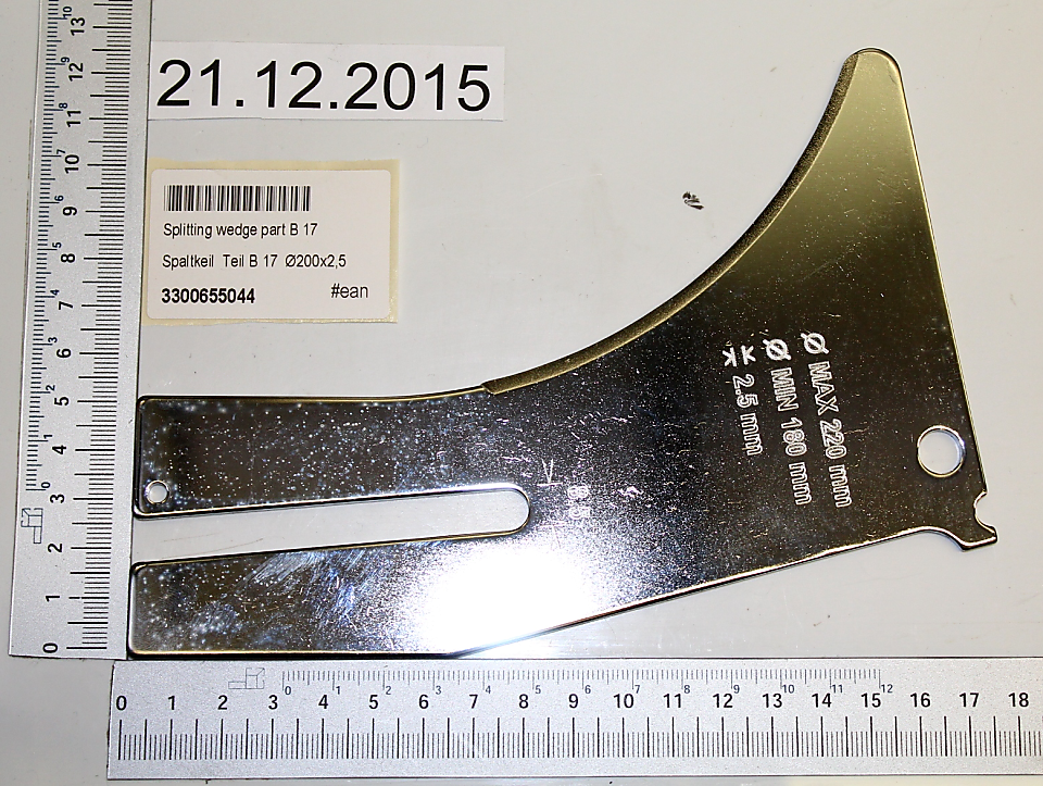 Spaltkeil 2.5x129x174.6 von Scheppach. Der Spaltkeil ist von der Seite zu sehen. Die Maße des Spaltkeils betragen 200x2,5 mm.