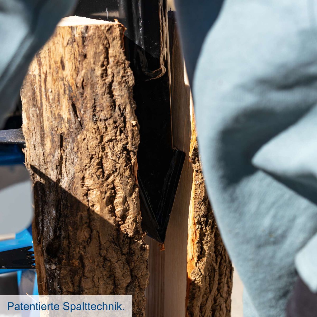 Patentierte Spalttechnik für präzises Holzspalten