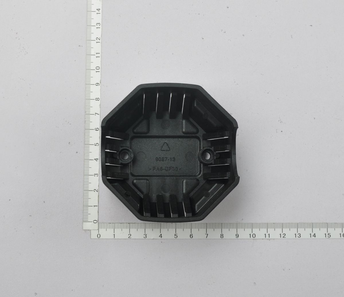 Motorabdeckung von Scheppach, Ansicht von oben.