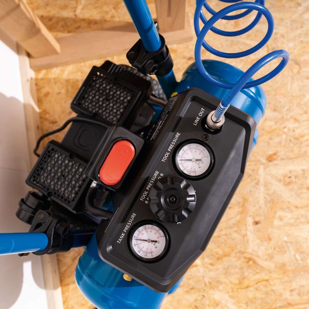 Scheppach Ultra-Silent Kompressor mit Tankdruckanzeige und Werkzeuganschluss für 10 bar