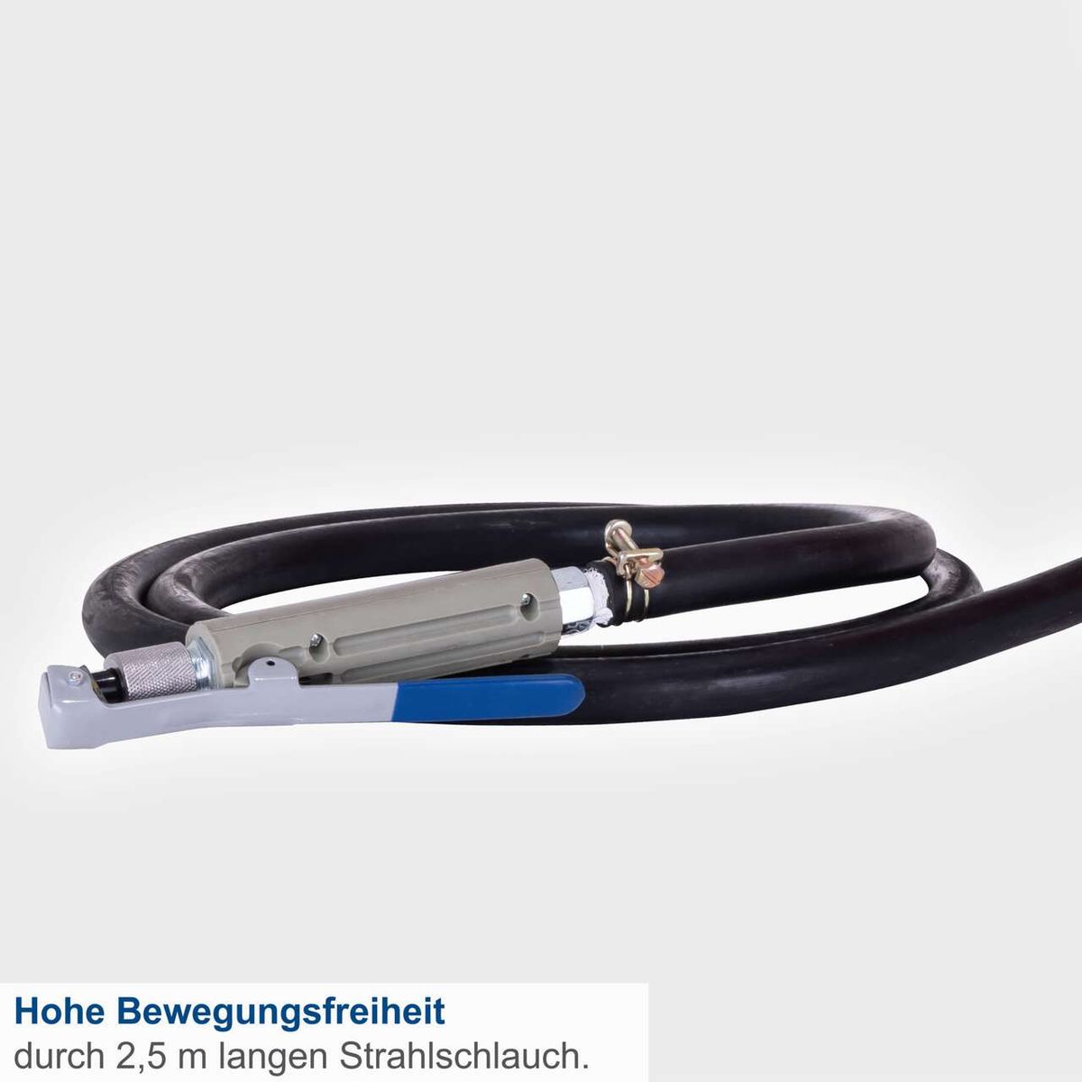 Mobiles Sandstrahlgerät SBT-80 mit 2,5 m langem Strahlschlauch für hohe Bewegungsfreiheit.