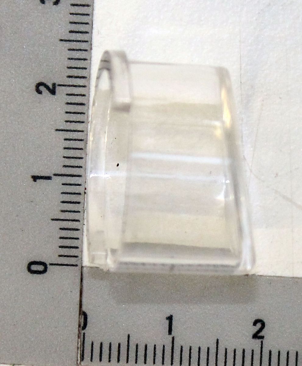 Schutzkappe für Laser Ø19,4 innen, Ansicht von der Seite. Die Kappe ist transparent und hat eine leicht gewölbte Form.