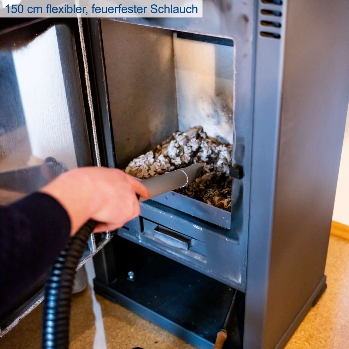 Der Aschesauger AVC20 von Scheppach verfügt über einen 150 cm langen, flexiblen und feuerfesten Schlauch für effizientes Arbeiten.