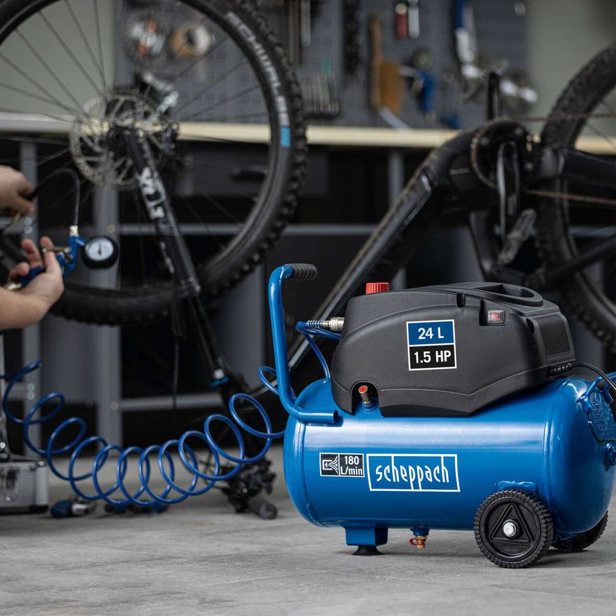 Der Scheppach Kompressor GK240ofx mit 24L Tank und 1,5 HP Leistung. 180 Liter pro Minute. Ideal für Heimwerker.