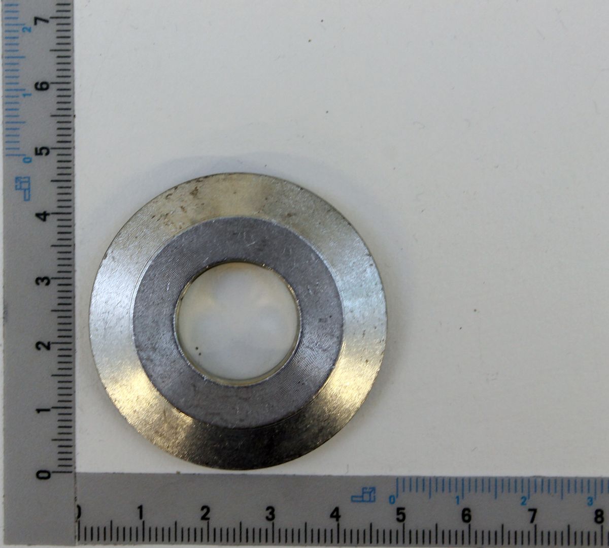 Scheppach-Innenflansch für Sägeblatt mit integriertem Bohrloch, Maßstab für Referenz