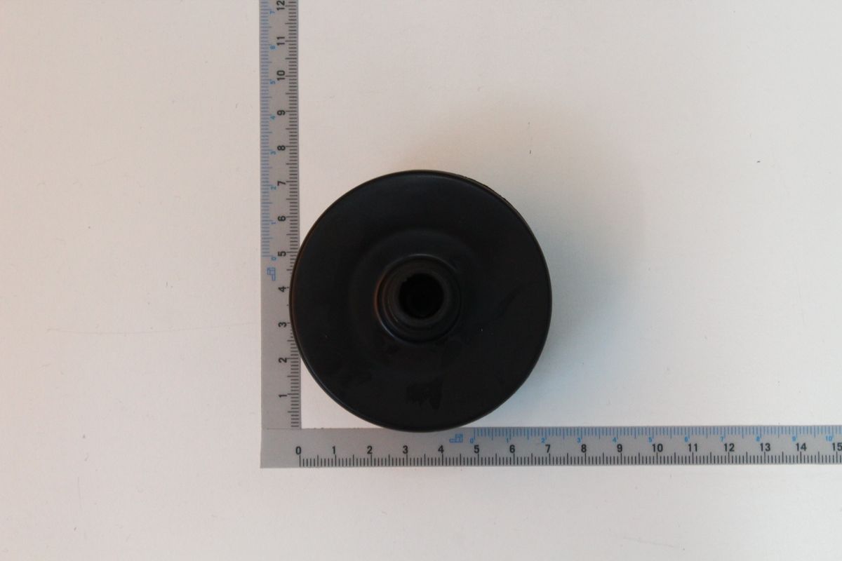 Scheppach-Messskala mit spiralförmigem Innengewinde, Teil der Luftfiltermontage