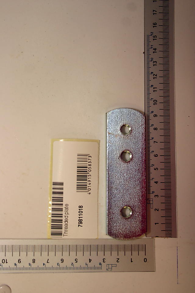 Gewindeplatte 96x30x6 von Scheppach, gezeigt von der Seite mit einem Maßstab daneben.