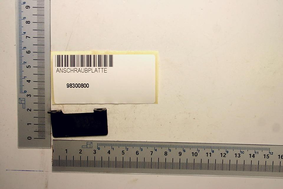 Scheppach-Anschraubplatte mit Beschriftung und Barcode