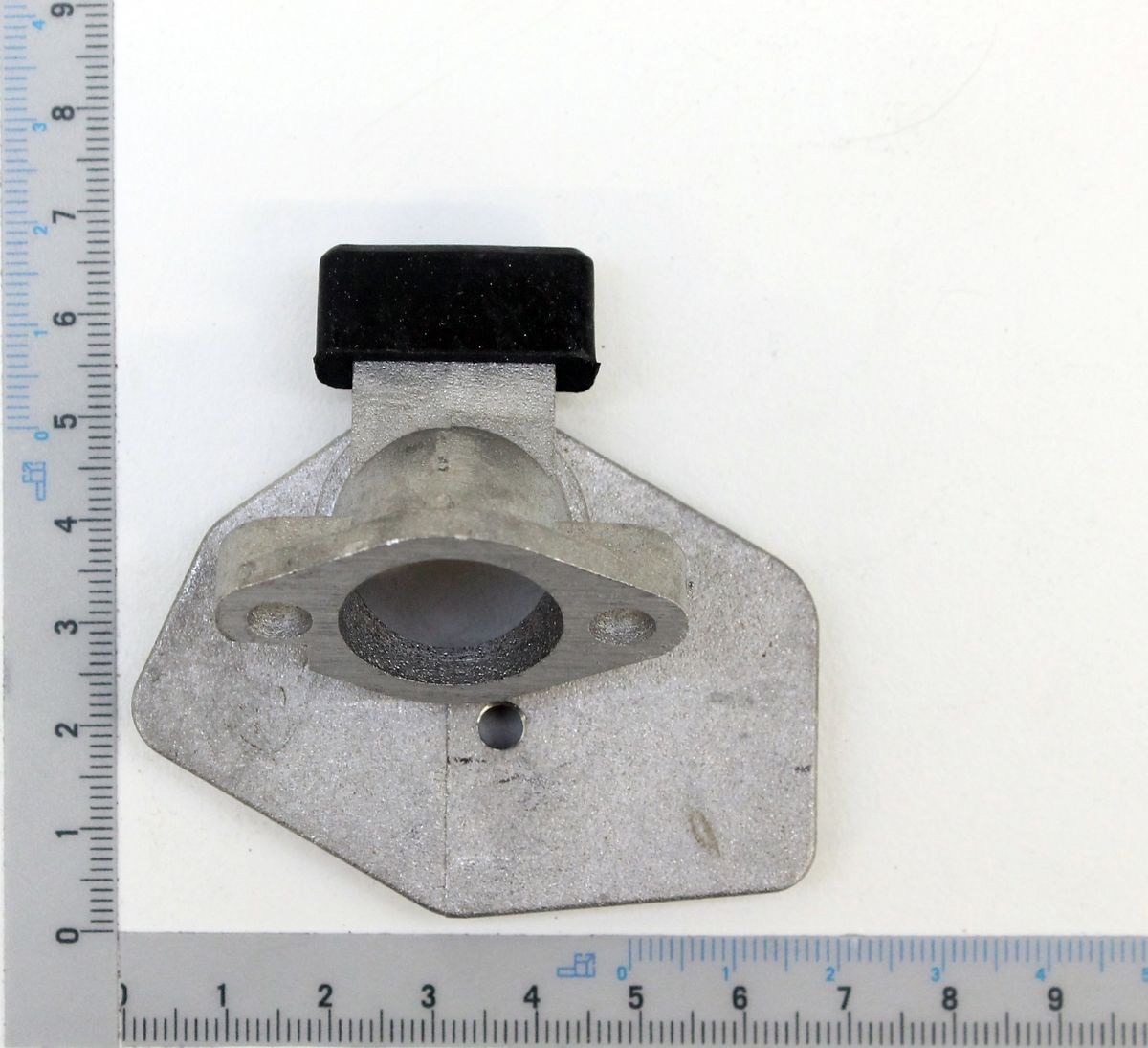 Scheppach Ansaugstutzen-Bauteil mit integriertem Bohrloch und Halterung