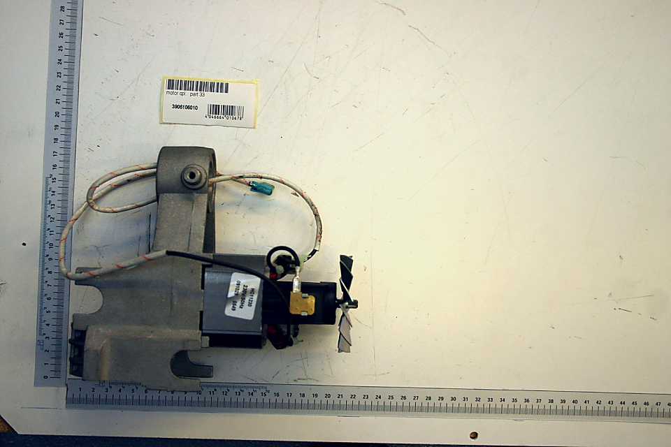 Scheppach-Motorkomponenten mit Anschlussklemmen und mechanischer Halterung