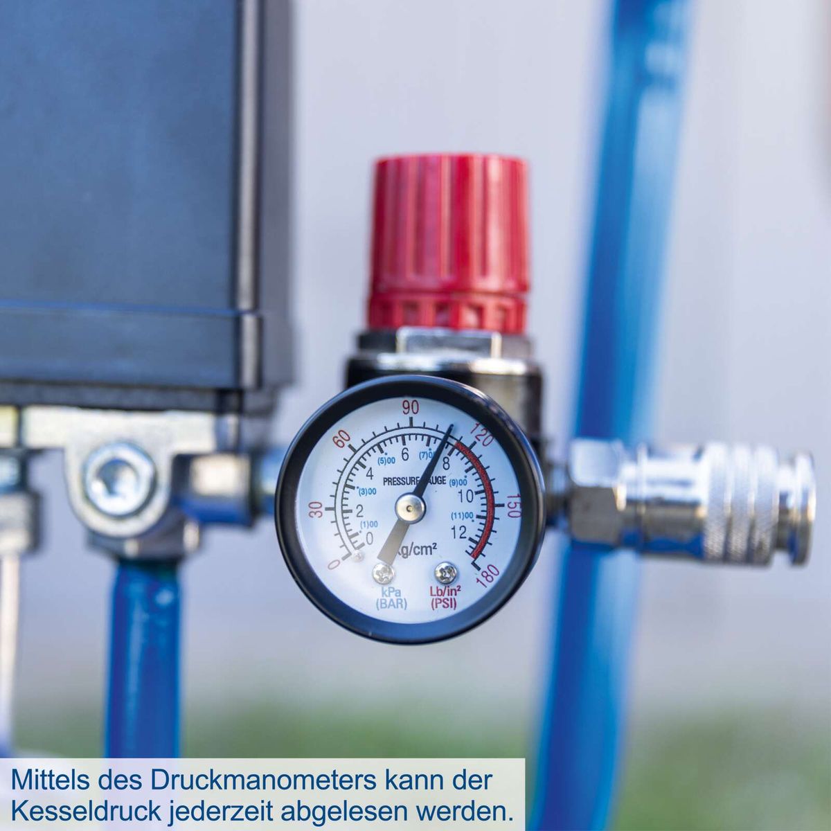 Der Kompressor HC25o von Scheppach verfügt über ein Druckmanometer, mit dem der Kesseldruck jederzeit abgelesen werden kann.