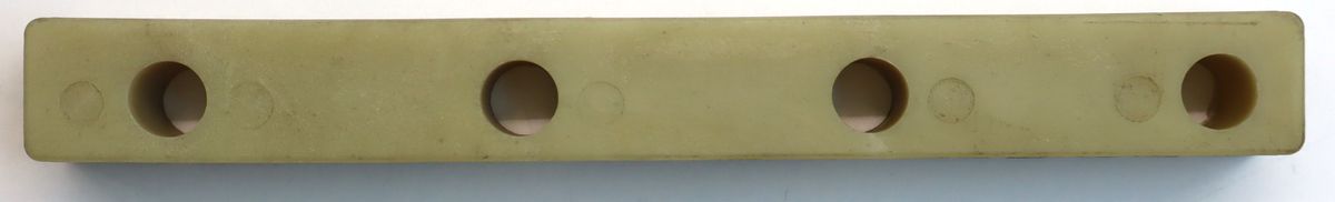 Distanzplatte Spaltmesser, Ansicht von der Seite.