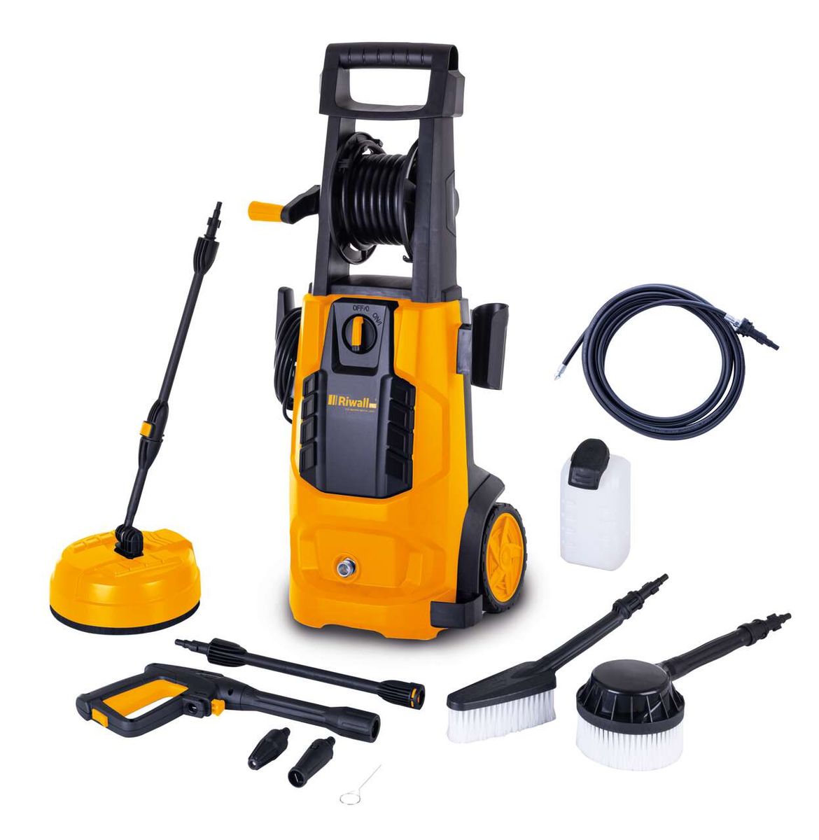 Elektro-Hochdruckreiniger REPW 180 Set Riwall mit verschiedenen Düsen und Zubehörteilen. Die Maschine ist von vorne zu sehen.