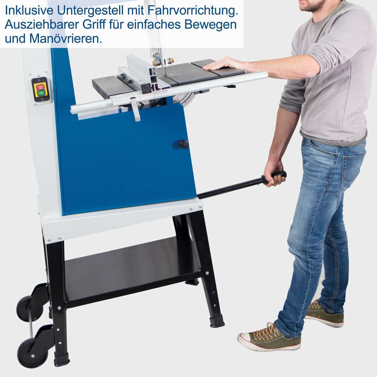 Extensiver Griff für leichte Handhabung und präzises Manövrieren einer Bandsäge mit unterlegbarem Arbeitsbett