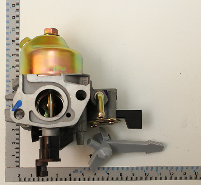 Scheppach-Karbürator mit Benzinhahn, Detailansicht mit Mechanik und Verstellmechanismus