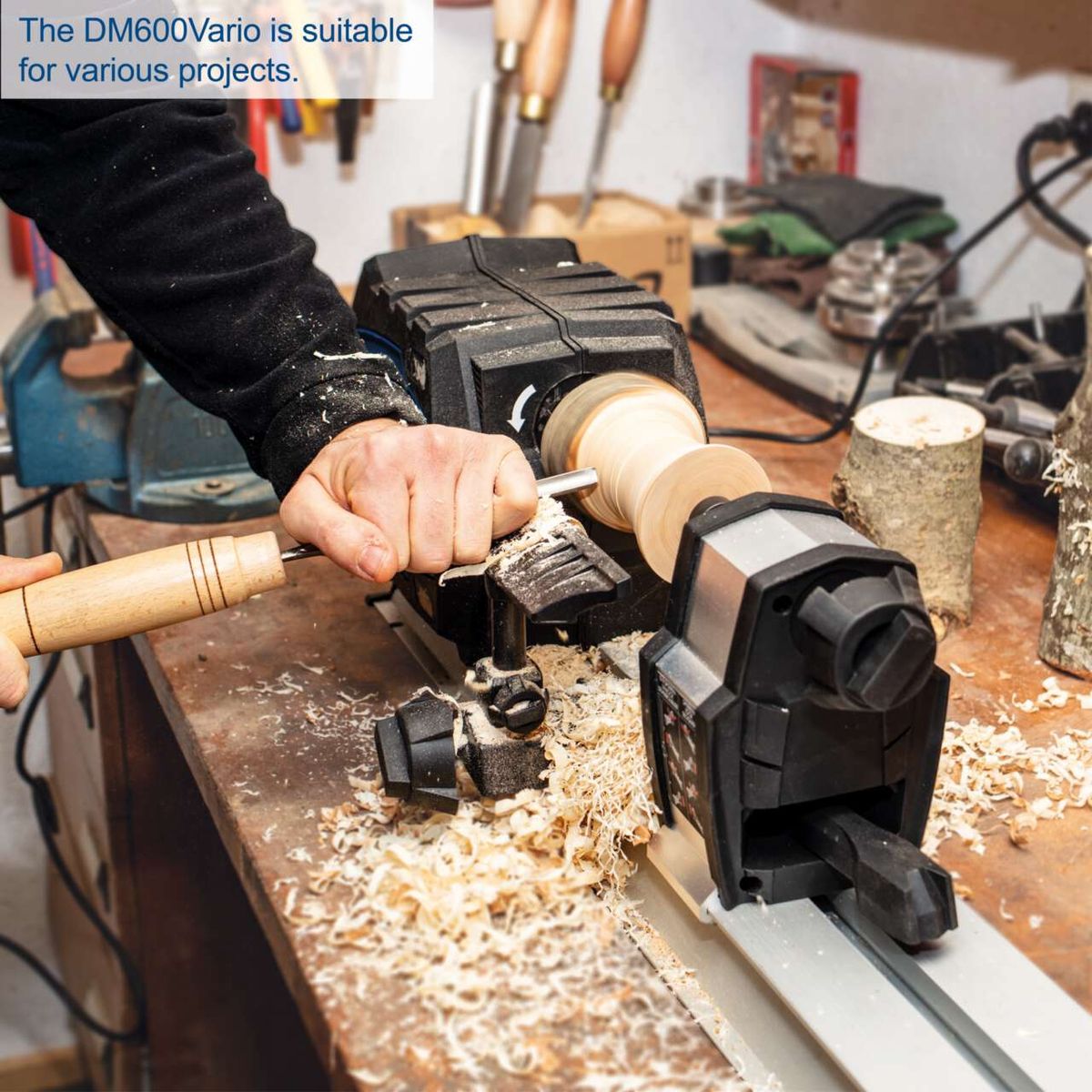 The Scheppach Wood Lathe DM600VARIO is suitable for various projects. It features a 4-prong chisel point and a faceplate. The machine has a length of 60 cm and a power of 550W with a speed range of 800–3000 RPM.