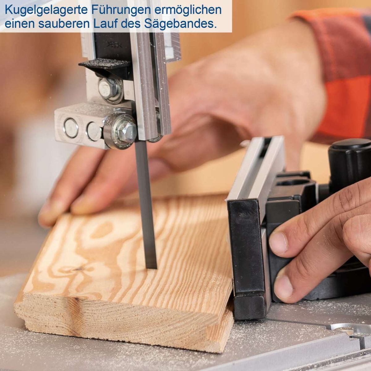 Bandsäge mit sphärischen Führungen für sauberen Sägebandlauf, wie im Bild gezeigt