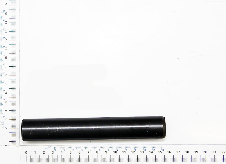 Ein schwarzer Bolzen mit der Bezeichnung 'Bolzen Ø25x155' liegt auf einer Messskala. Der Bolzen wird von der Seite gezeigt.