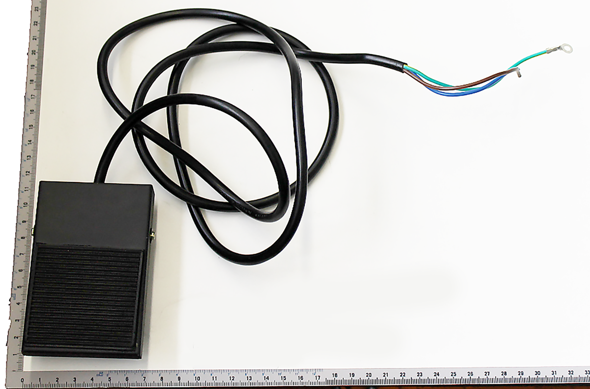 Scheppach Fußschalter mit flexiblen Kabeln und Steckverbindung