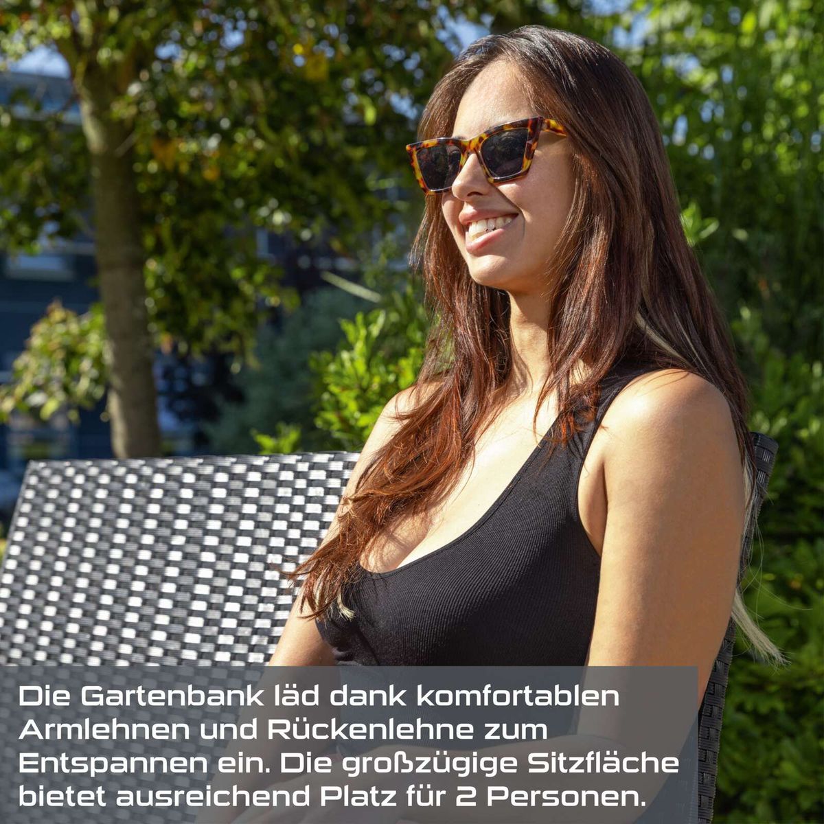 Gartenbank mit Arm- und Rückenlehne für entspannte Sitzgelegenheit, großzügige Sitzfläche für zwei Personen