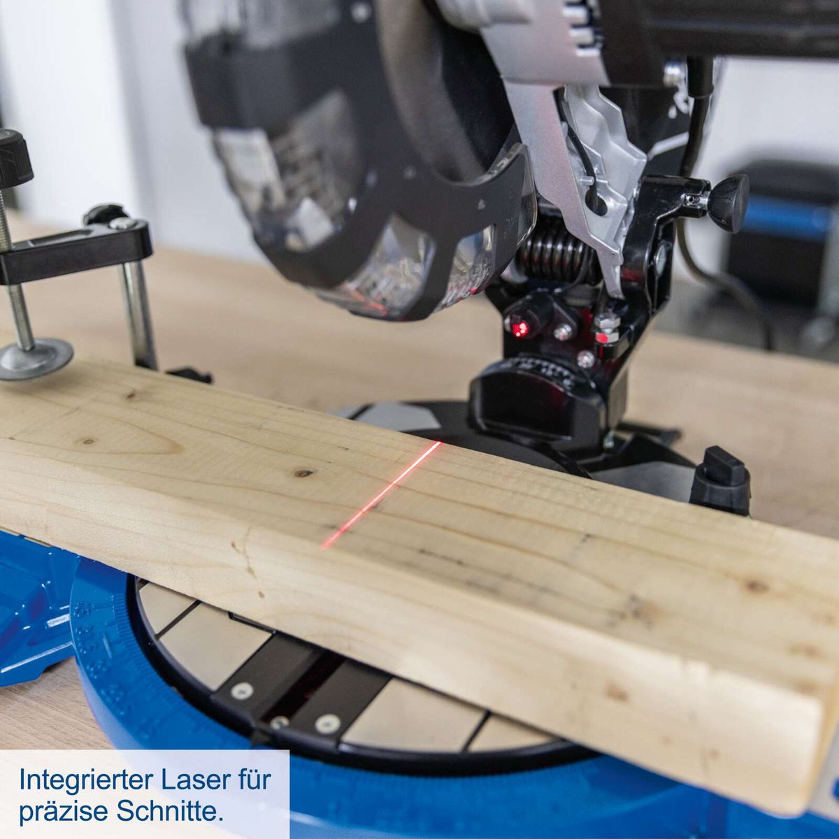 Integrierter Laser für präzise Schnitte auf Kapp- und Gehrungssäge