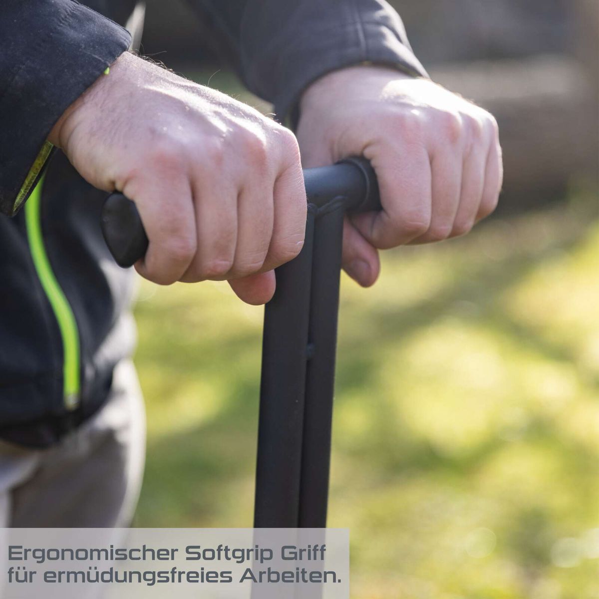 Ergonomischer Softgrip für ermüdungsfreies Arbeiten beim Rasenlüften mit Handgerät