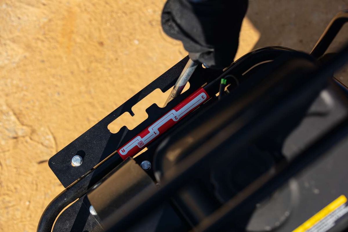 Detailansicht eines Scheppach-Dumper-Teils mit integriertem Messinstrument