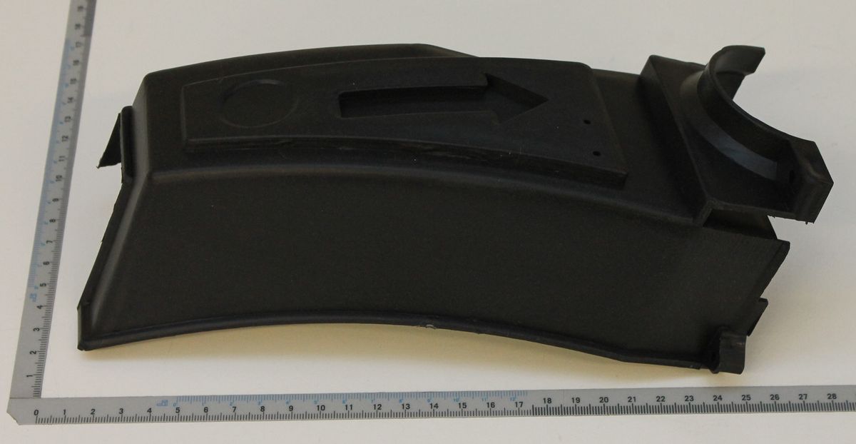 Zahnradschutz groß, Ansicht von oben, mit Maßstab zur Größenveranschaulichung.