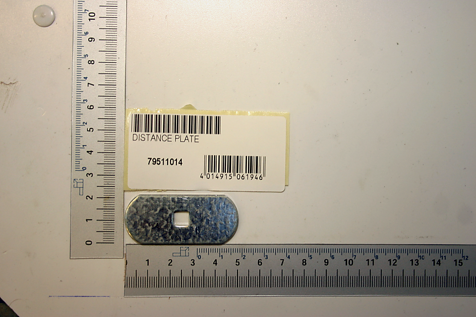 Zwischenblech 50x22x2 von Scheppach, gezeigt von der Seite mit einem Lineal zur Größenveranschaulichung.