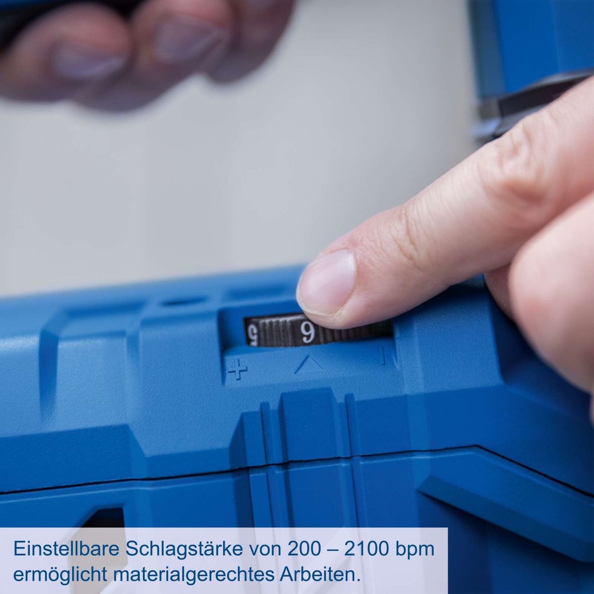 Einstellbare Schlagstärke von 200 bis 2100 BPM für präzises Arbeiten ermöglicht