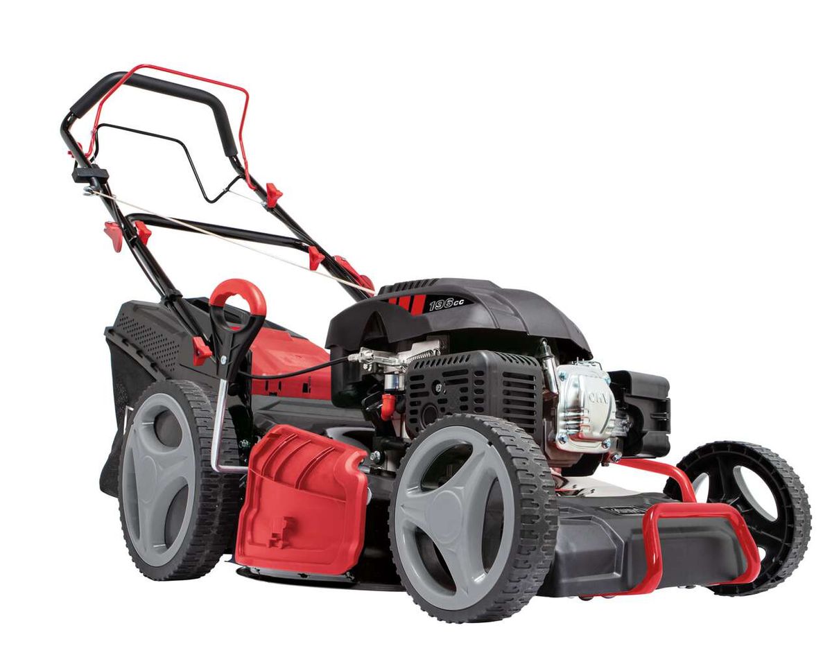 Rasenmäher MS196-53B von Scheppach, seitliche Ansicht. Der Rasenmäher hat einen 196cc Motor und große Räder für einfache Handhabung.