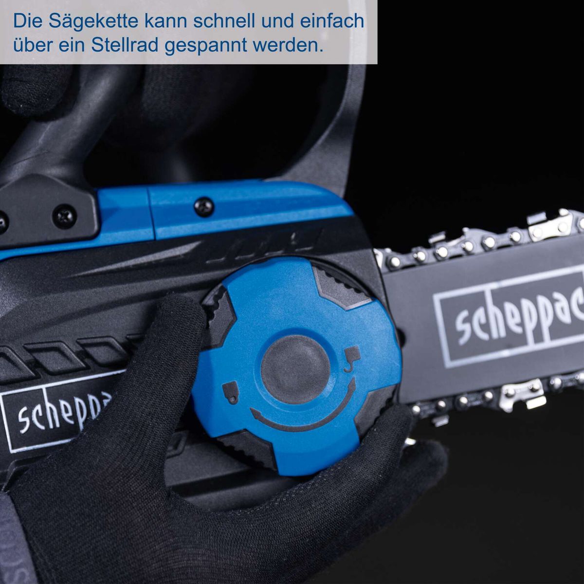 Die Sägekette der Akku-Kettensäge C-CS254-X von Scheppach kann schnell und einfach über ein Stellrad gespannt werden.