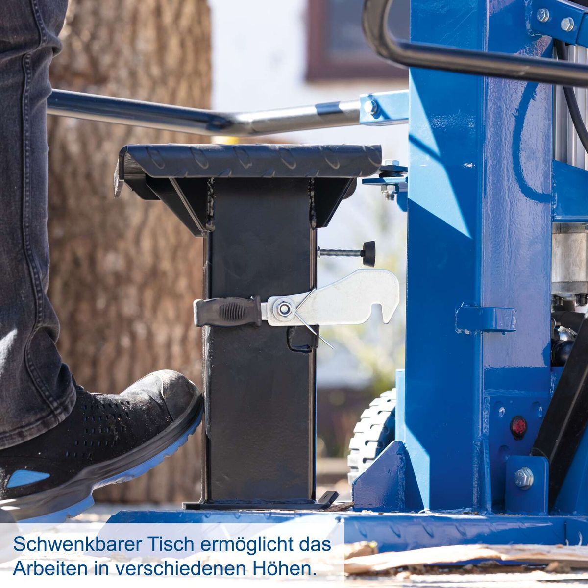 Schwenkbarer Arbeitsbalken für Höhenverstellung auf Holzspalter