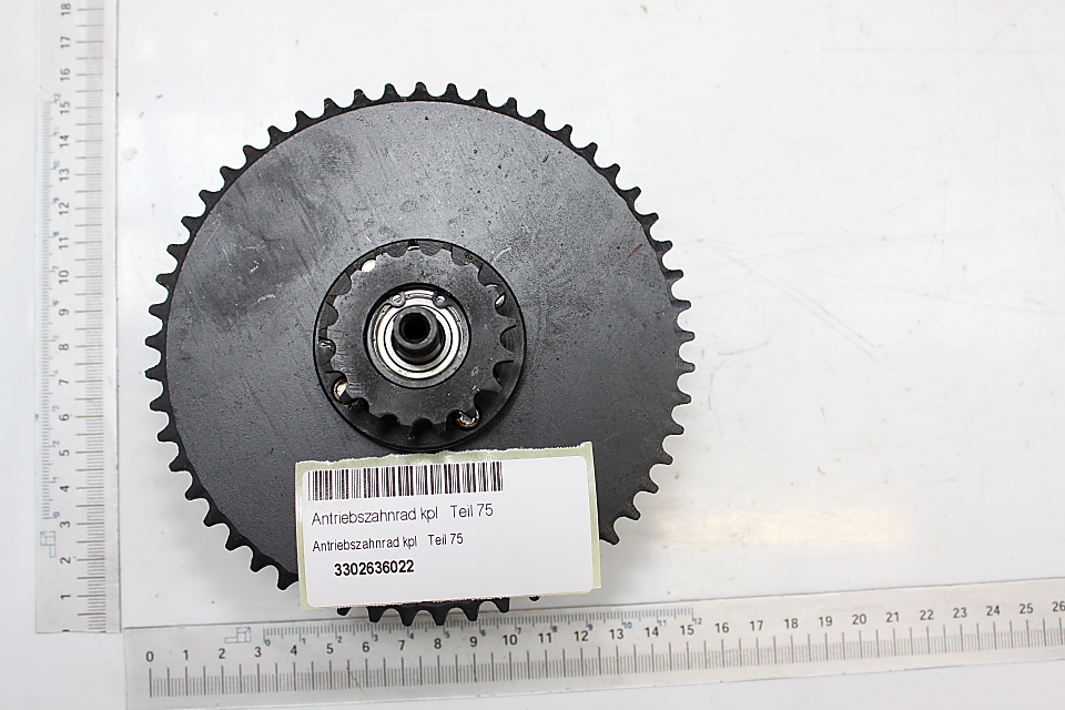 Scheppach-Antriebszahnrad (Teil 75) mit Beschriftung und Innenachse