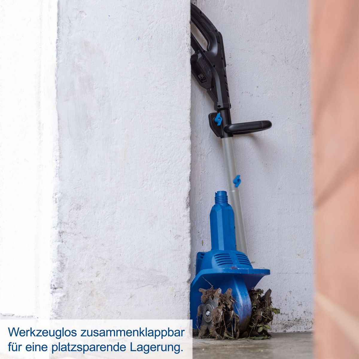 Zusammenklappbare Akku-Bodenhacke mit platzsparender Lagerung für Set S