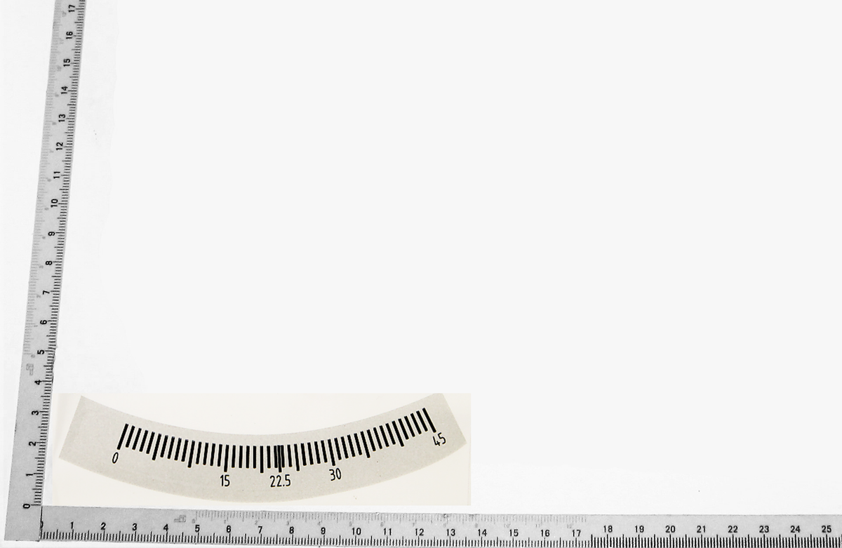 Skaleneinrichtung für Winkelinstellung mit Markierungen von 0 bis 45°