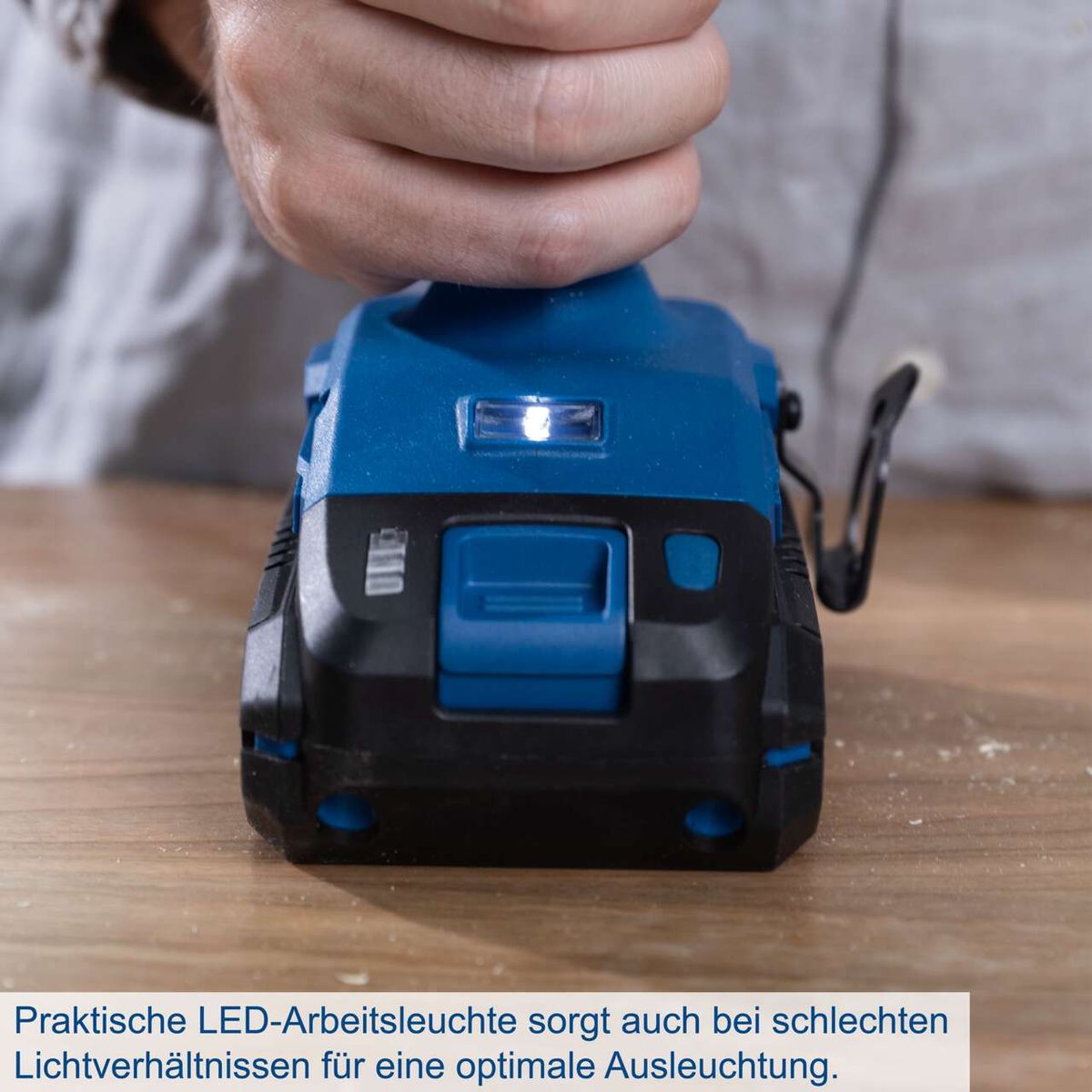 Praktische LED-Arbeitsleuchte sorgt auch bei schlechten Lichtverhältnissen für eine optimale Ausleuchtung. Inkl. 2Ah Akku + 2,4A Ladegerät. Drehmoment 60Nm. Drehmomentstufen 25+1. Brushless-Motor.