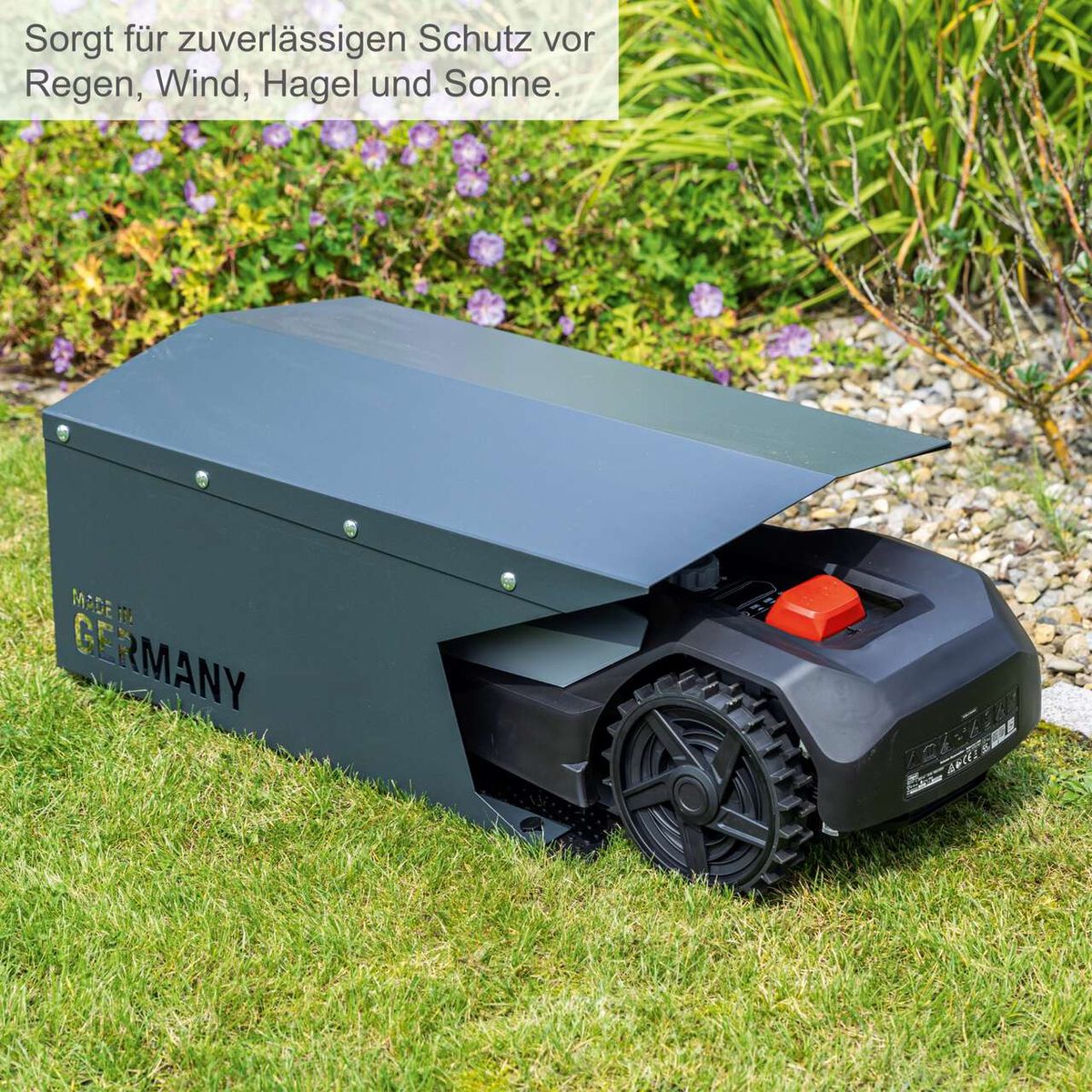 Die Garage für Rasenmähroboter RoboHome bietet zuverlässigen Schutz vor Regen, Wind, Hagel und Sonne. Sie ist robust und aus Deutschland gefertigt.