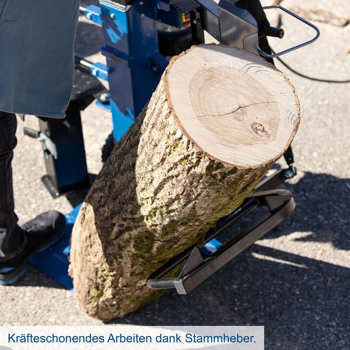 Standfutter für ergonomisches Arbeiten mit Stammheber bei Scheppach-Holzspalter